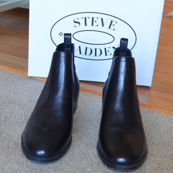 STEVE MADDEN Leather Ankle Booties - Picture 7 of 8